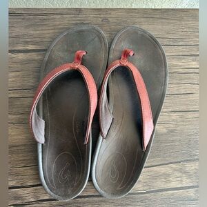 OluKai Red Strap Flip Flops Sz 9